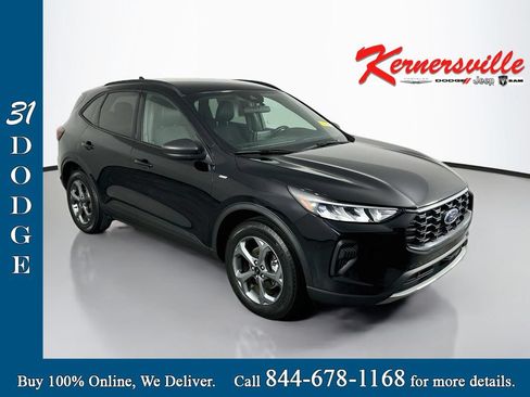 Used 2025 Ford Escape ST-Line AWD/4WD image 1