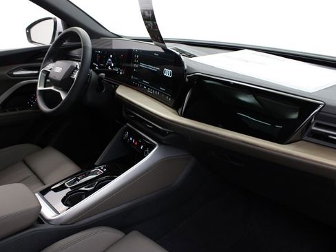 New 2025 Audi Q5 Premium Plus image 24