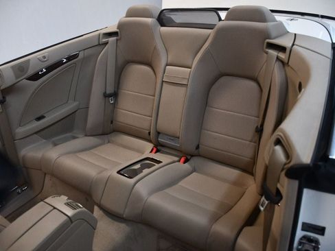 Used 2011 Mercedes-Benz E 550 Cabriolet image 38