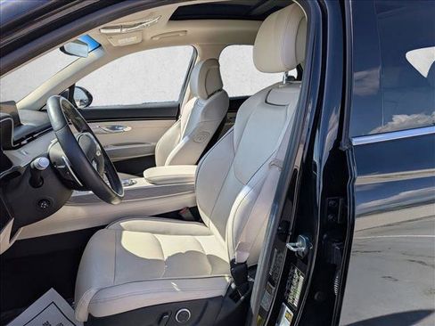 Used 2022 Genesis GV70 2.5T w/ Advanced Package AWD/4WD image 17