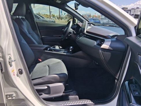 Used 2019 Toyota C-HR Limited image 13