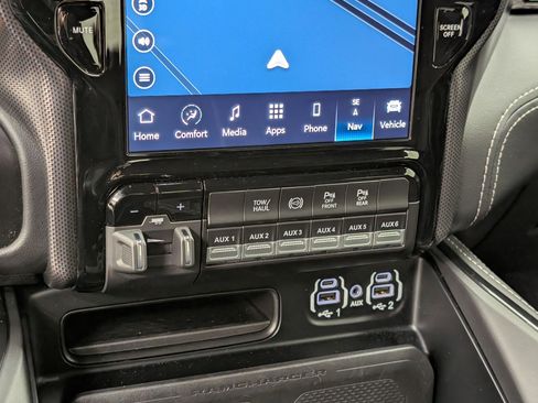 Used 2024 RAM 2500 Limited image 23