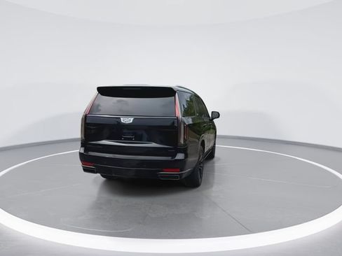 Used 2024 Cadillac Escalade Sport Platinum w/ LPO, ONYX Package AWD/4WD image 10