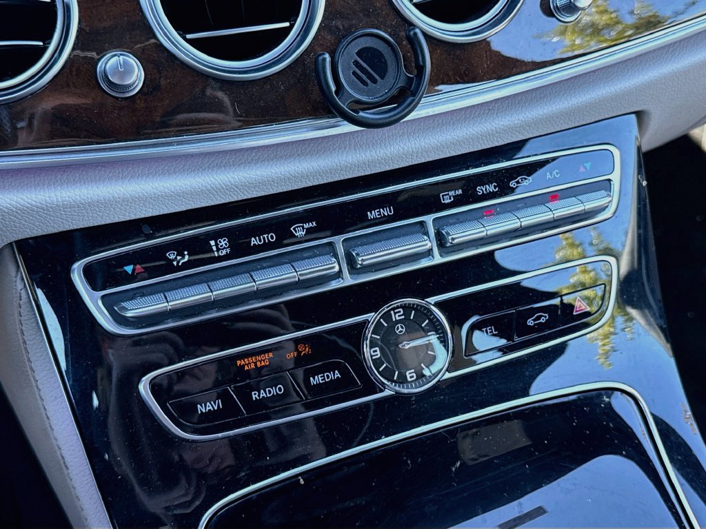 Used 2017 Mercedes-Benz E 300 4MATIC image 21