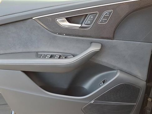 Used 2023 Audi SQ8 Prestige image 15