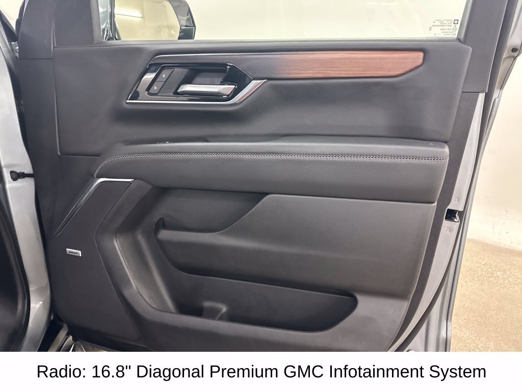 Used 2025 GMC Yukon XL Denali AWD/4WD image 21