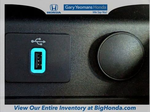 Used 2018 Ford Fusion SE w/ Fusion SE Technology Package image 30