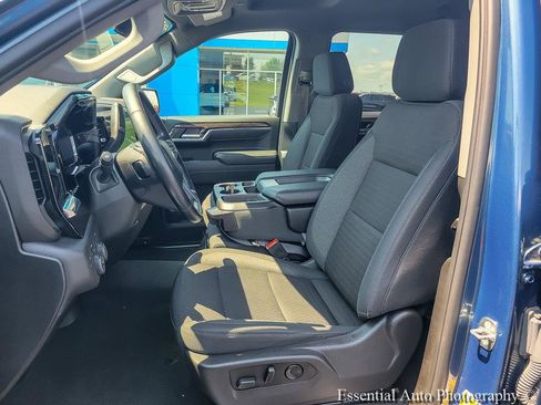 Used 2024 Chevrolet Silverado 1500 LT AWD/4WD image 10