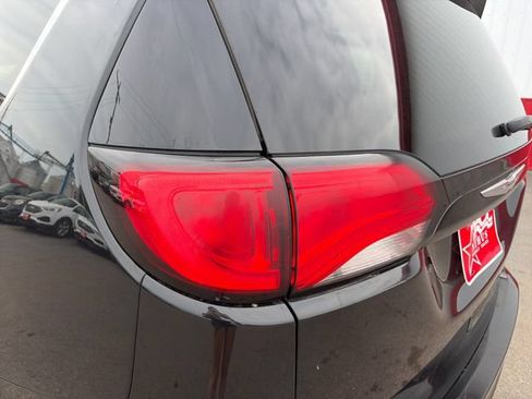 Used 2023 Chrysler Voyager LX FWD image 20