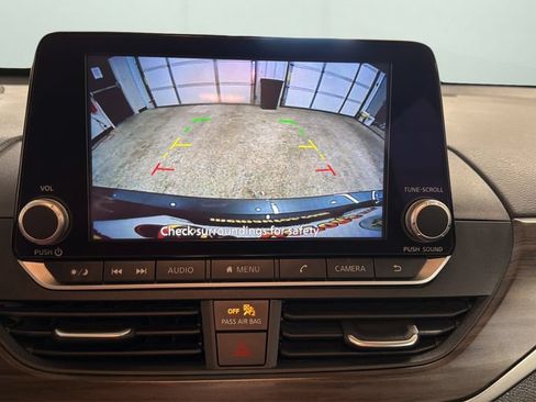 Used 2025 Nissan Altima 2.5 SV FWD image 22