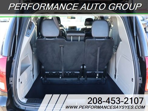 Used 2017 Dodge Grand Caravan SXT image 9
