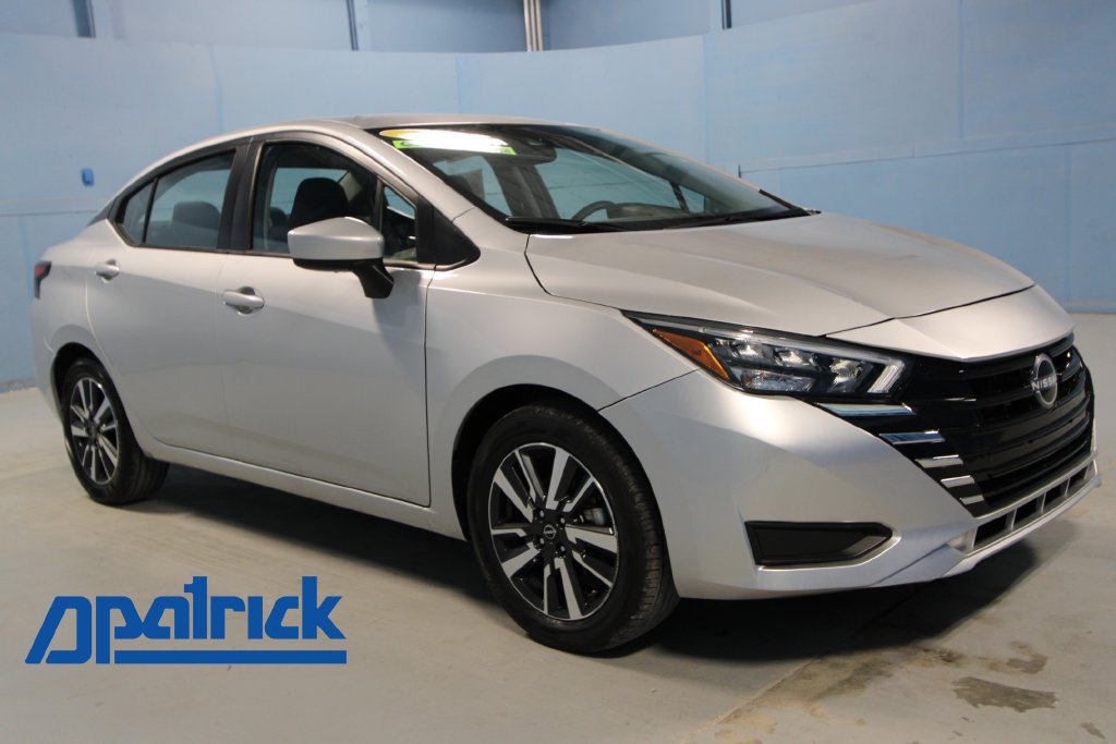 Used 2025 Nissan Versa SV FWD image 1