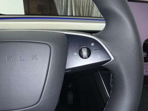 Used 2026 Tesla Model Y AWD image 38