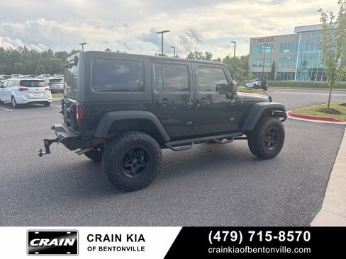 Used 2017 Jeep Wrangler Unlimited Sport w/ Connectivity Group AWD/4WD image 3