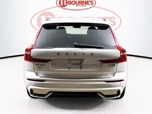 Used 2024 Volvo XC60 B5 Core AWD/4WD image 10