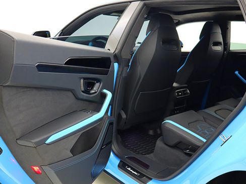 Used 2025 Lamborghini Urus S AWD/4WD image 45