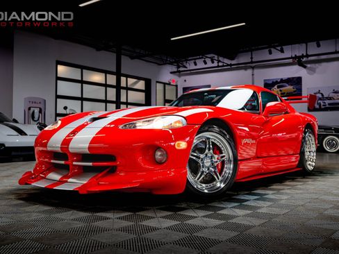 Used 2000 Dodge Viper GTS image 1