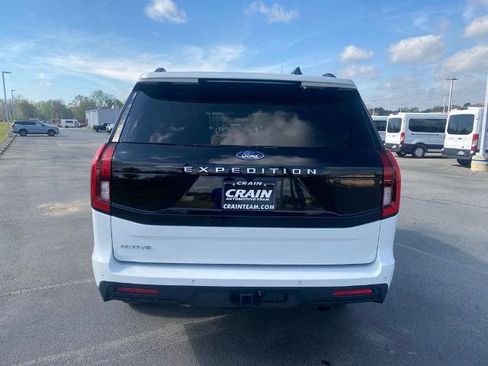 Certified 2025 Ford Expedition Active AWD/4WD image 6
