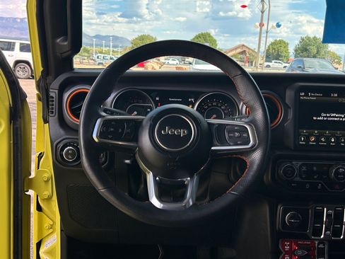 Used 2023 Jeep Gladiator Mojave w/ Cold Weather Group AWD/4WD image 9