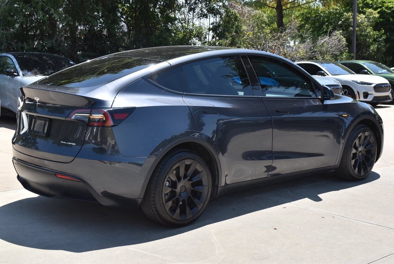Used 2025 Tesla Model Y Long Range AWD/4WD image 7