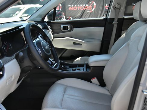 Used 2023 Kia Sorento EX FWD image 18