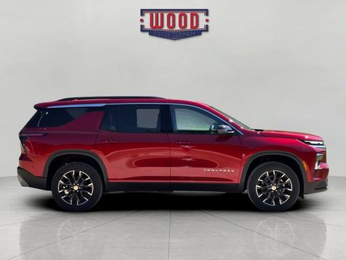 New 2026 Chevrolet Traverse LT w/ Sun and Wheel Package AWD/4WD image 2