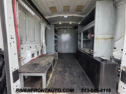 Used 2017 Ford Transit 250 130 Medium Roof image 17