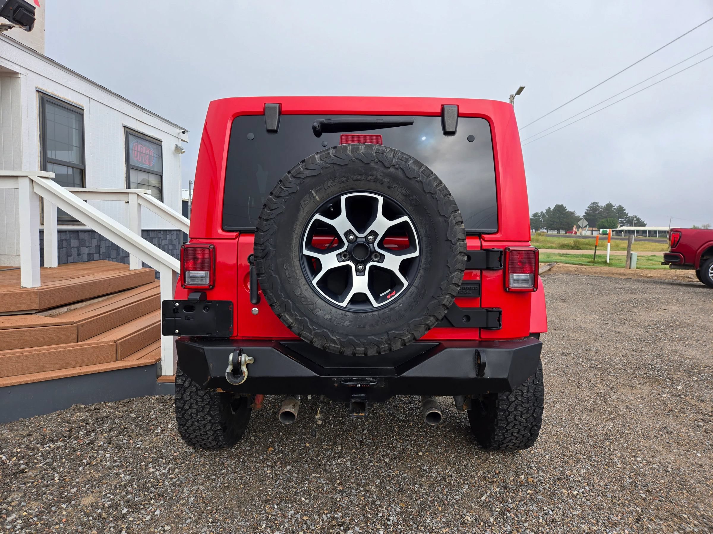 Used 2015 Jeep Wrangler Unlimited Rubicon w/ Connectivity Group AWD/4WD image 6