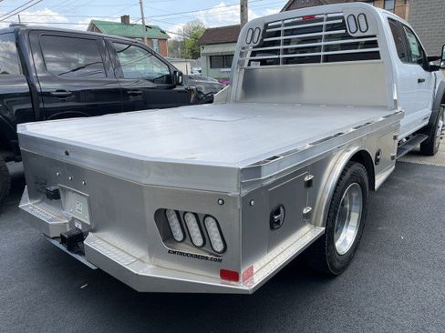 New 2025 Ford F550 4x4 SuperCab Super Duty w/ XLT Value Package image 4