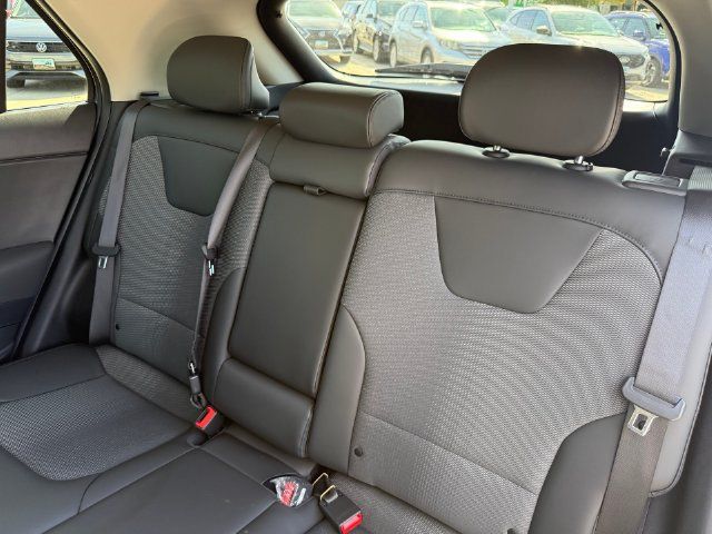Used 2024 Kia Niro EX FWD image 29