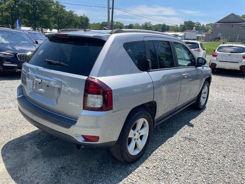 Used 2017 Jeep Compass Latitude AWD/4WD image 5