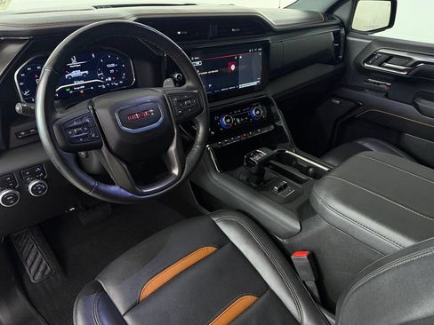 Used 2024 GMC Sierra 1500 AT4 w/ Technology Package AWD/4WD image 11