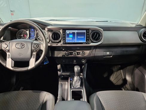 Used 2020 Toyota Tacoma SR5 image 10