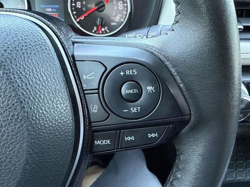 Used 2021 Toyota RAV4 XLE Premium FWD image 24