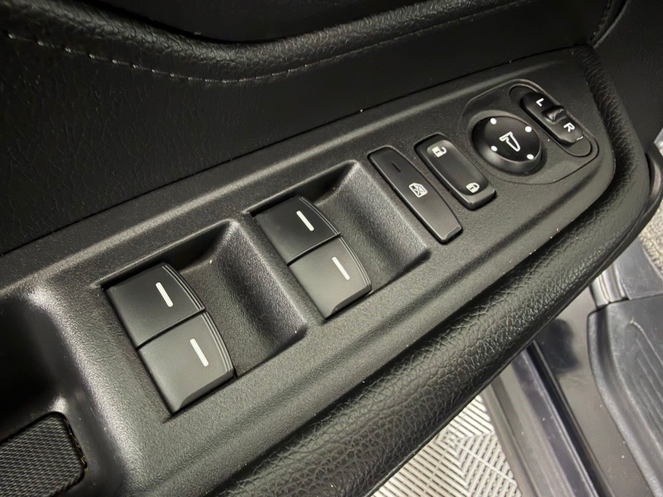 Used 2025 Honda Odyssey EX-L image 24