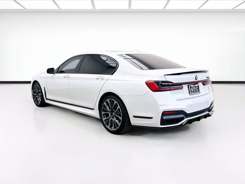Used 2022 BMW 740i w/ M Sport Package image 6