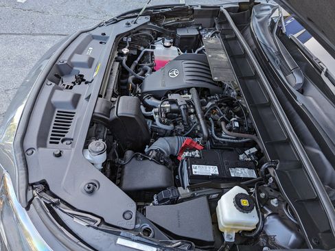 Used 2023 Toyota Highlander LE image 48