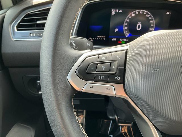 Certified 2023 Volkswagen Tiguan SE R-Line AWD/4WD image 20