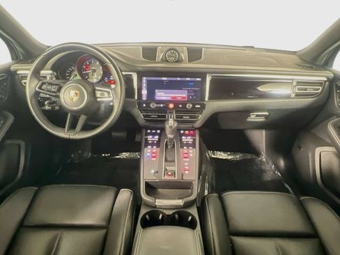 Used 2024 Porsche Macan AWD/4WD image 28