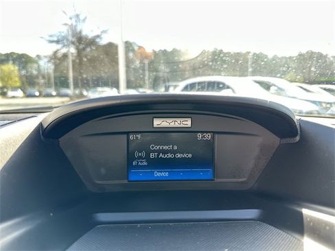 Used 2017 Ford Escape SE image 18