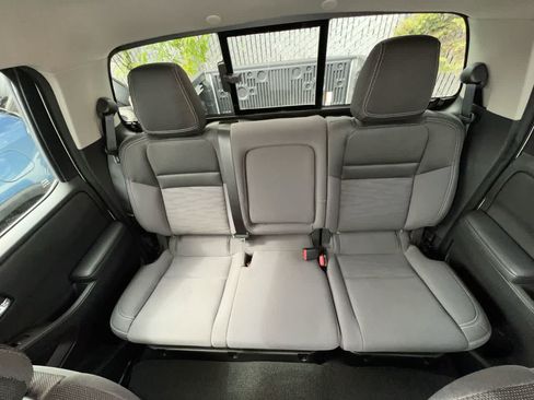 Used 2024 Nissan Frontier SV w/ SV Convenience Package AWD/4WD image 23