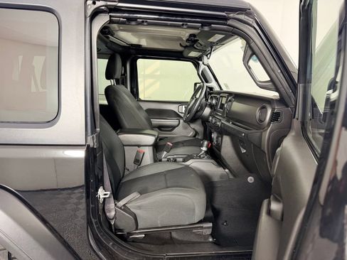 Used 2022 Jeep Wrangler Sport AWD/4WD image 31