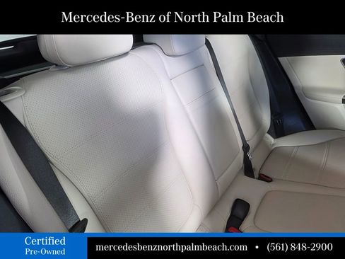 Used 2024 Mercedes-Benz GLC 300 4MATIC image 25