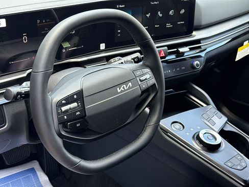 New 2026 Kia Sportage LX FWD image 22
