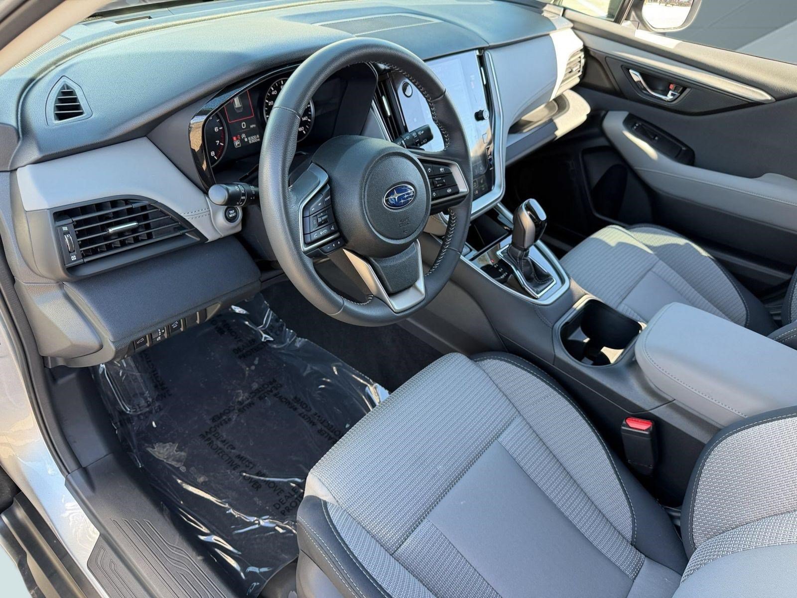 Certified 2025 Subaru Outback Premium AWD/4WD image 4
