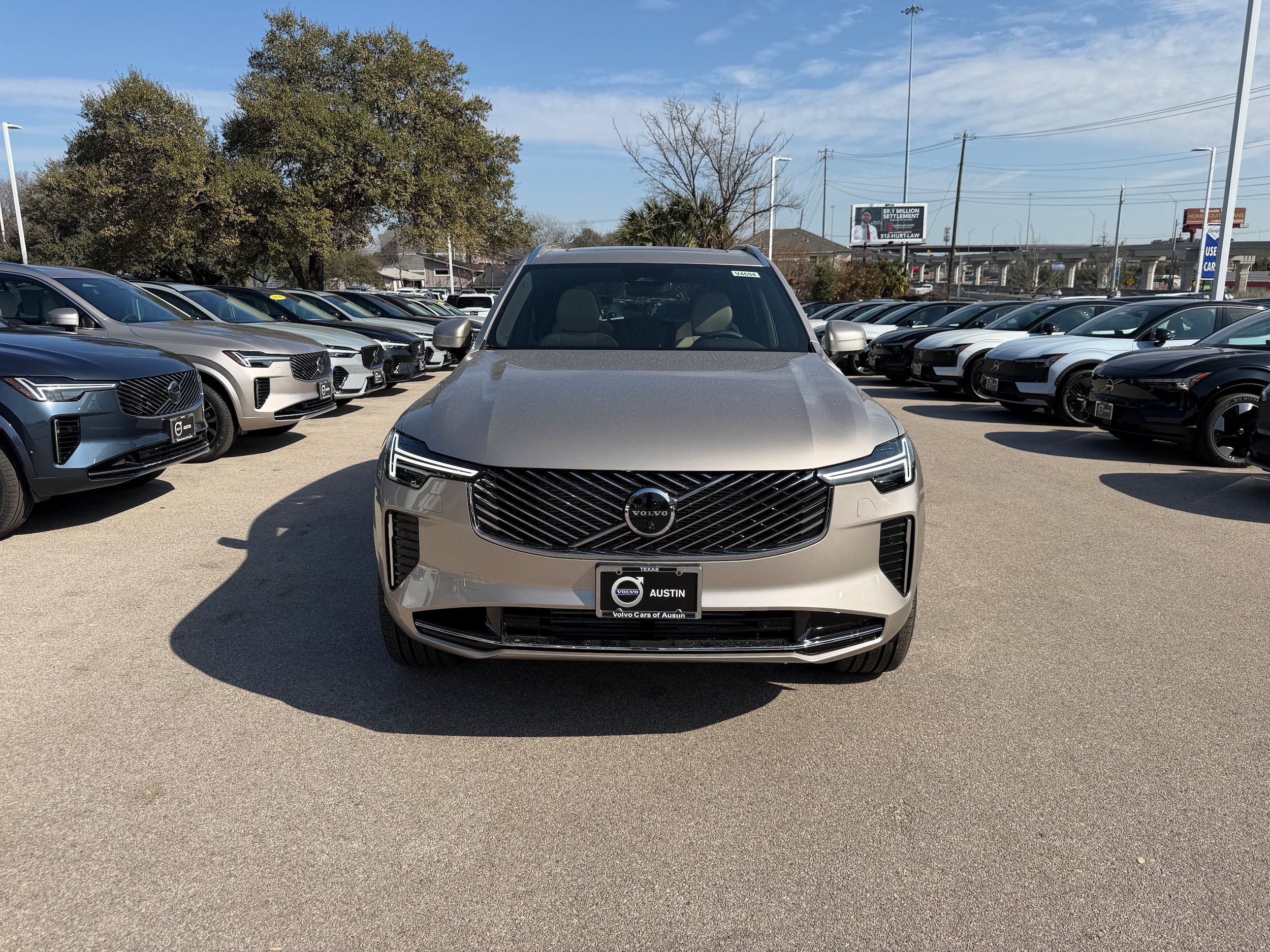 New 2026 Volvo XC90 T8 Plus w/ Protection Package Premier AWD/4WD image 6