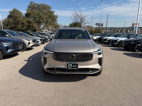 New 2026 Volvo XC90 T8 Plus w/ Protection Package Premier AWD/4WD image 6