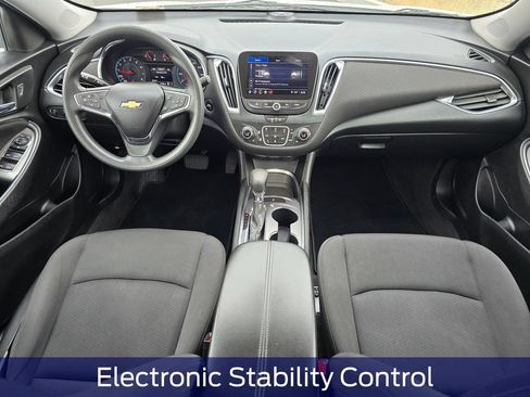 Used 2021 Chevrolet Malibu LT FWD image 11