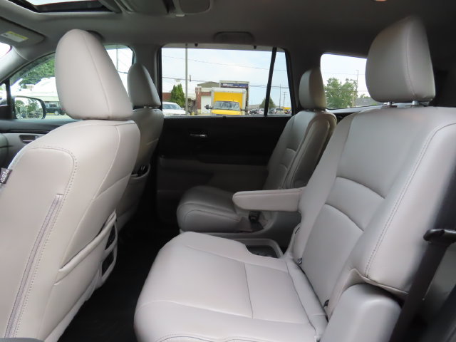 Used 2019 Honda Pilot Touring image 25
