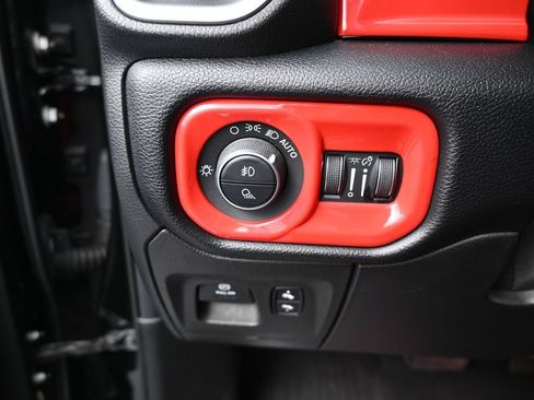 Used 2019 RAM 1500 Big Horn image 36